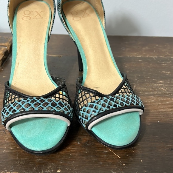 GX Namiko Turquoise & Black Faux Snakeskin Heel w/Black Fishnet Accents Size 9 - Picture 2 of 5